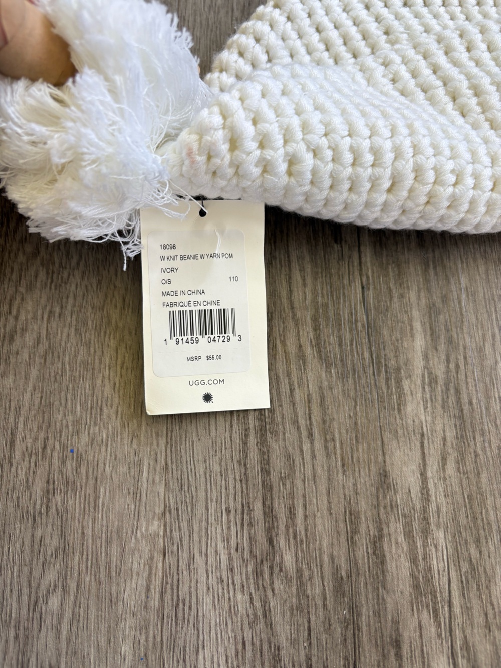 NWT Ugg Knit Beanie with Yarn Pom Pom OS - Picture 3 of 4